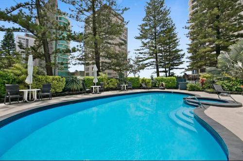 Piscina a Absolute Beach front apartment o a prop