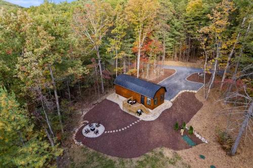 ภาพในคลังภาพของ Cozy Family Luray Cabin w Fire Pit Grill WiFi & More ในBlaineville