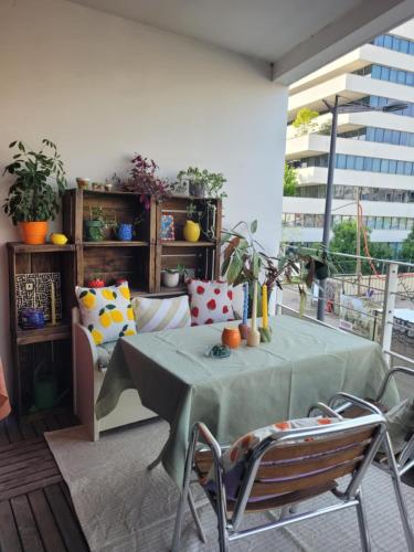 Gerland T2 standing - balcon - parking privé souterrain