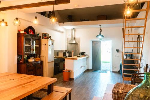 Nhà bếp/bếp nhỏ tại Casa das Pipas Palmela #2