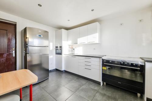 Cosy 5BR house with a lovely terrace