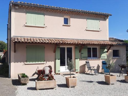 Maison au coeur d'un domaine viticole