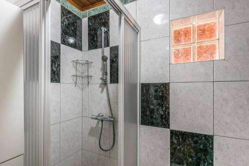 Charming and Calm House - 5 minutes from the Beach by car