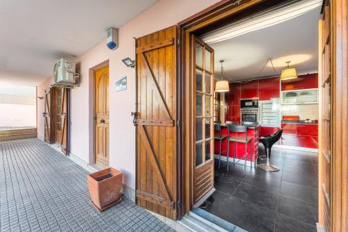 Charming and Calm House - 5 minutes from the Beach by car