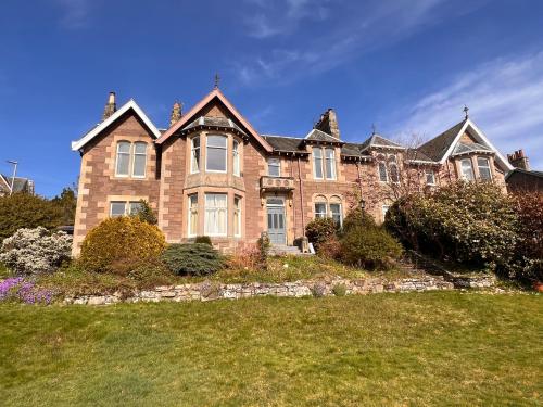 Κήπος έξω από το Dungora House