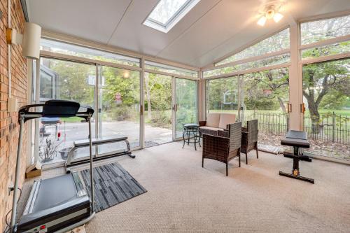 Afbeelding uit fotogalerij van Families Welcome! Spacious Suburban Home in Dayton in Murlin Heights