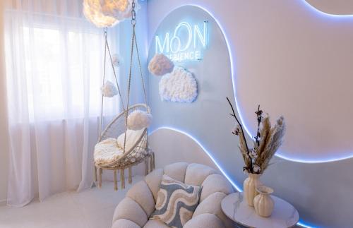 Imagen de la galería de Voyage au coeur des Nuages - Experience-Enigme-Jacuzzi- 20min Paris, en Savigny-sur-Orge