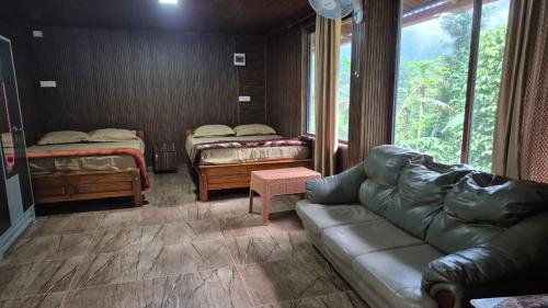 Χώρος καθιστικού στο Suvrana Mountain View Stay