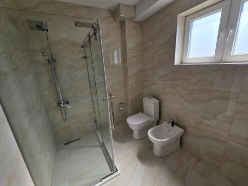 Ένα μπάνιο στο Fejzullahu apartments