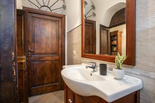 Santa Caterina by the Pantheon - 2BR