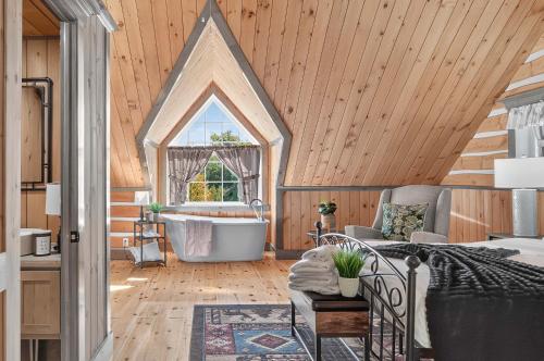 Ảnh trong thư viện ảnh của Domaine Rivière Sacacomie Chalets et Bed and Breakfast -Manoir Canergie ở Saint-Alexis-des-Monts
