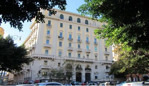Alice's new studio apartment in the center of Chiaia