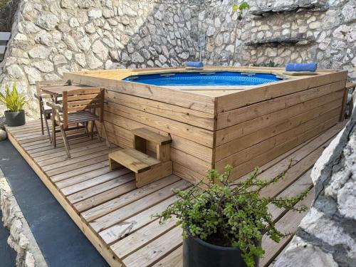 Bazén v ubytování Boho Garden Jan Thiel Apt C nebo v jeho okolí