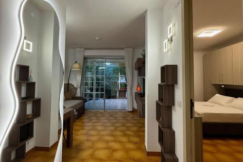 Un ou plusieurs lits dans un hébergement de l'établissement Marina Home comfort nei pressi del Palacongressi