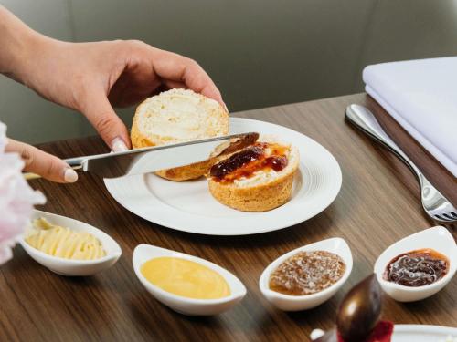 Jídlo v hotelu nebo okolí