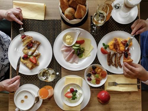 Jídlo v hotelu nebo okolí