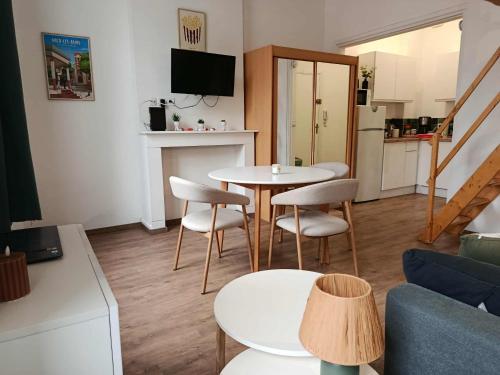 secteur plage Malo, Rénové, capacité 2 ou famille 4 personnes, Mezzanine pour les enfants