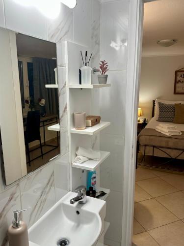 Adrianas Central Stay