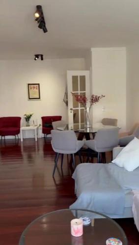 Posezení v ubytování T2 Apartamento Emillian