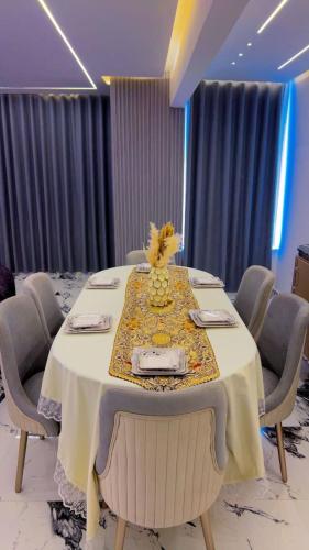 Fotografie z fotogalerie ubytování Luxury 3-Bedrooms apartments at El sheikh Zayed v destinaci Kafr Abū ʼumaydah