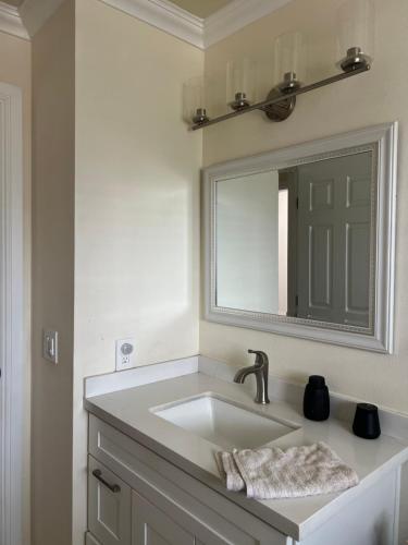 Φωτογραφία από το άλμπουμ του Single Room w/ Private Entrance - Shared Bathroom σε Hemet