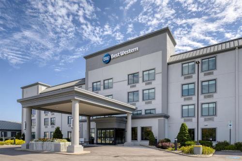 a rendering of a hospital building at Best Western Byron Center in Byron Center