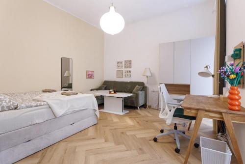 Renovated Central Apartment with Terrace