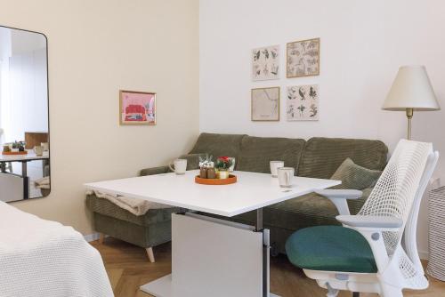 Renovated Central Apartment with Terrace