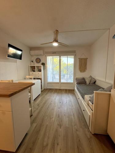 Studio 4pers rénové avec jardin et place privée