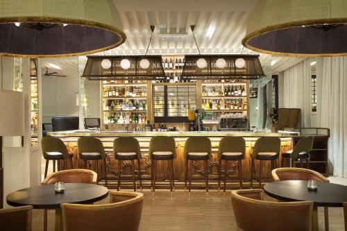 Lounge nebo bar v ubytování Hotel Camiral - The Leading Hotels of the World