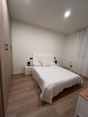 2 Habitaciones privadas con 1 baño privado, salon y cocina