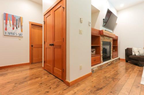 Televisyen dan/atau pusat hiburan di Slalom Creek 3 Bedroom