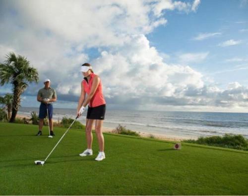 Instalaciones para jugar al golf en la casa de vacaciones