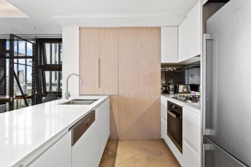 Køkken eller tekøkken på Beautiful 2-Bed Unit In Incredible Location