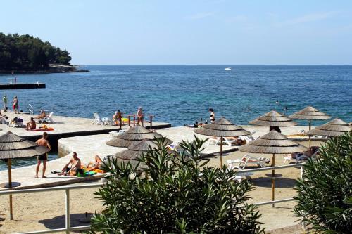Apartments with parking space Porec - 7265