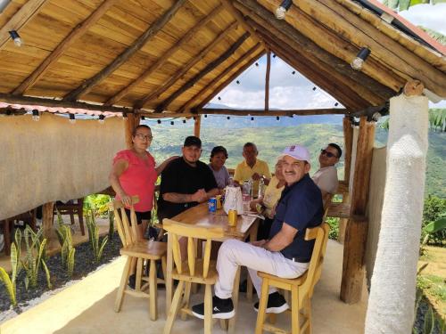 Επισκέπτες που μένουν στο Gran Vista Glamping Curití