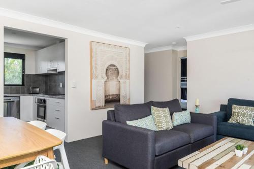 Η κουζίνα ή μικρή κουζίνα στο Summer Central Apartment 3 - 5 -9 Somerset Street