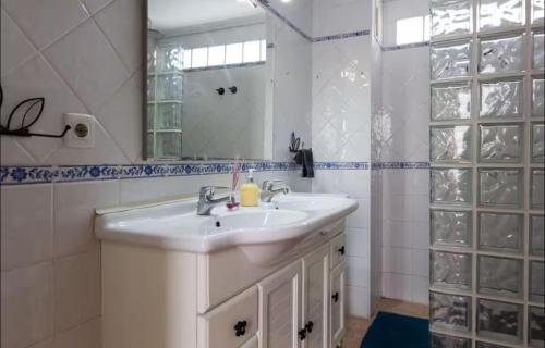 Room in Alicante with shared terrace 8 Agost