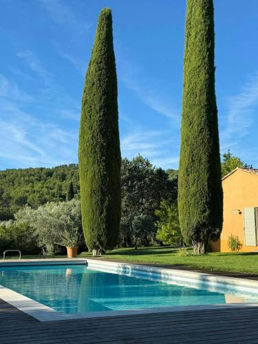 Renovated Provençal Farmhouse Near Aix-En-Provence