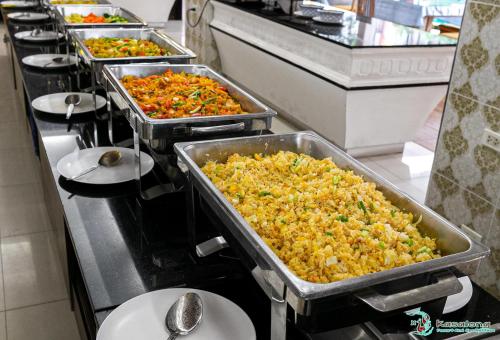 Mâncare la sau în apropiere de acest complex