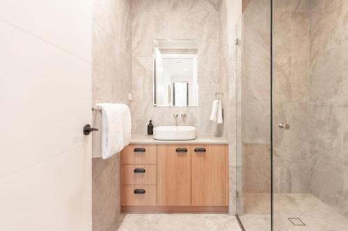 Un baño de The Riverside Wing