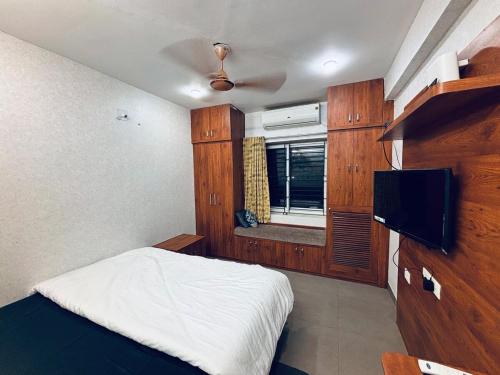 Postel nebo postele na pokoji v ubytování Premium 1RK Studio Apartment in Puri