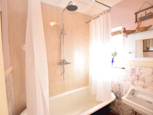 Ένα μπάνιο στο 3 Bed in Polruan PC032