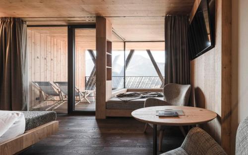 Santre dolomythic home — Bedroom