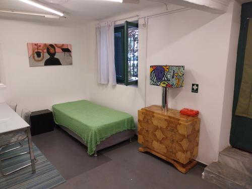Stylish, Basement Studio with Roof Garden Access - EP9B