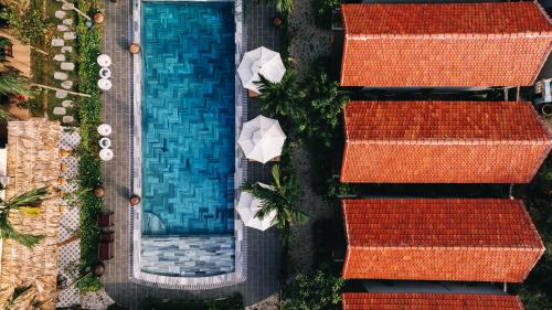 Piscina de la sau aproape de Tam Cốc Valley Eco Resort