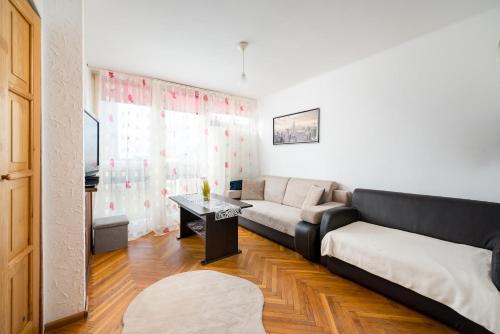 Chłodna Downtown Apartment by BookingHost
