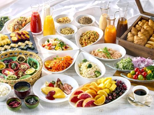 Comida en o cerca de este hotel