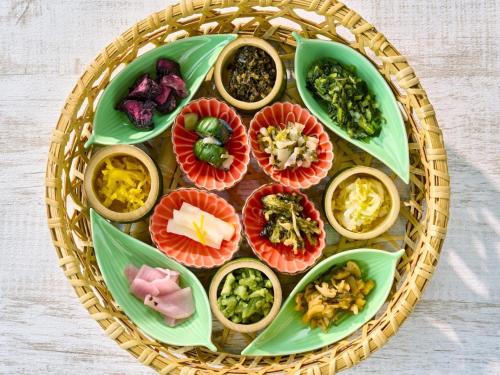 Comida en o cerca de este hotel