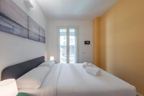 B Home - Elegant Apt with Terrace & Gym
